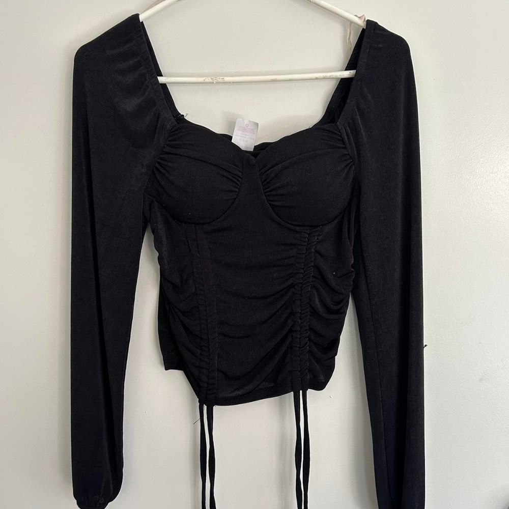 No Boundaries Black Ruched Long Sleeve Blouse